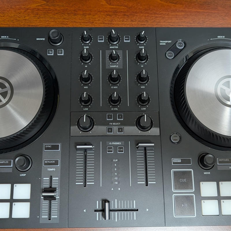 Native Instruments TRAKTOR KONTROL S2 MK3の画像